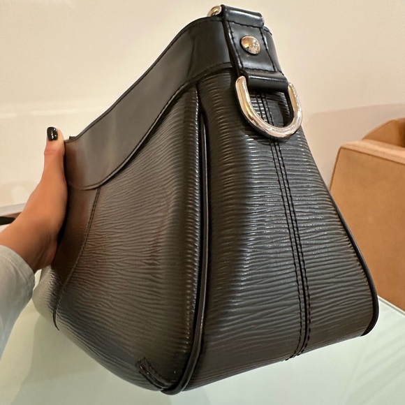 Louis Vuitton Epi Shoulder Bag (Vintage) - Picture 6 of 8